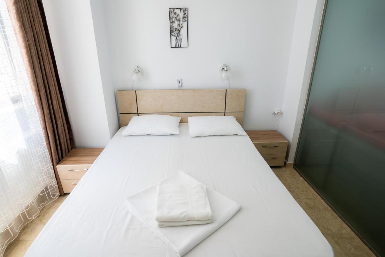 Lake Apartments Solid Mamaia Bagian luar foto