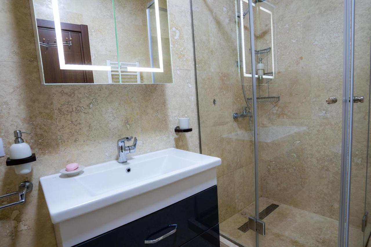 Lake Apartments Solid Mamaia Bagian luar foto