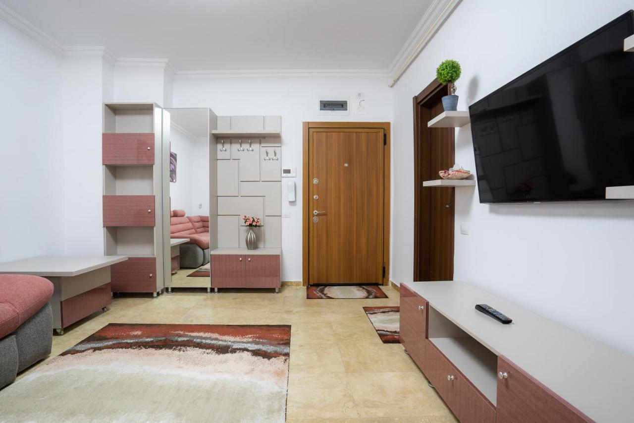 Lake Apartments Solid Mamaia Bagian luar foto