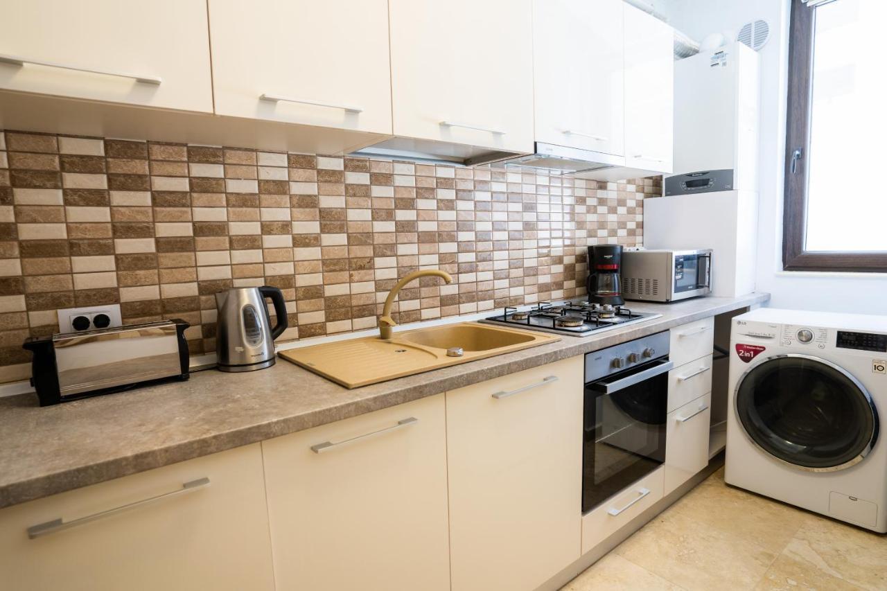 Lake Apartments Solid Mamaia Bagian luar foto
