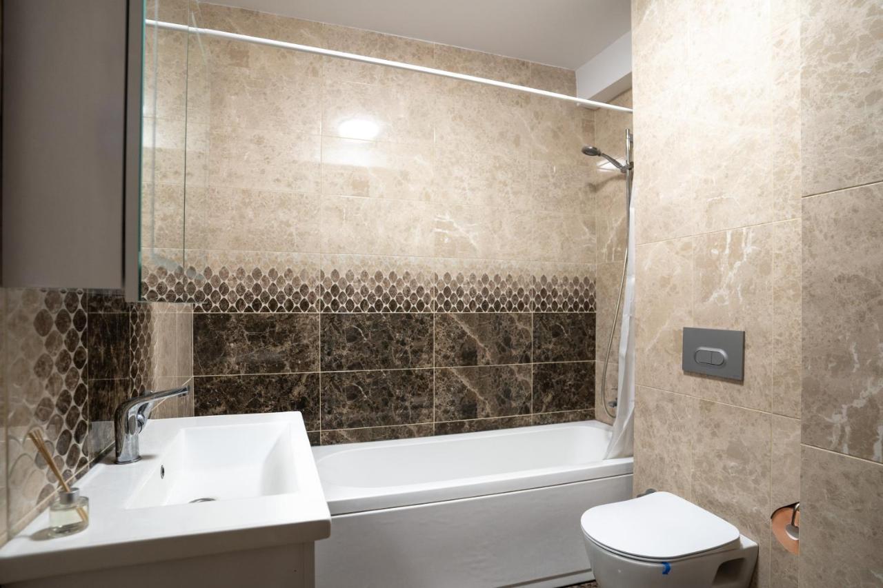 Lake Apartments Solid Mamaia Bagian luar foto