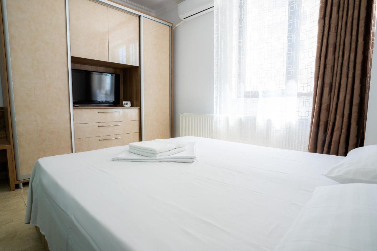 Lake Apartments Solid Mamaia Bagian luar foto
