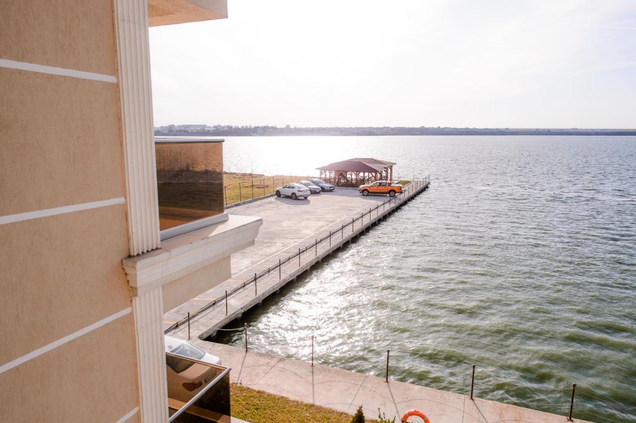 Lake Apartments Solid Mamaia Bagian luar foto