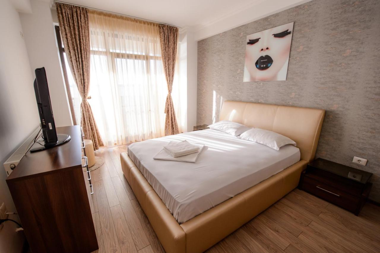 Lake Apartments Solid Mamaia Bagian luar foto