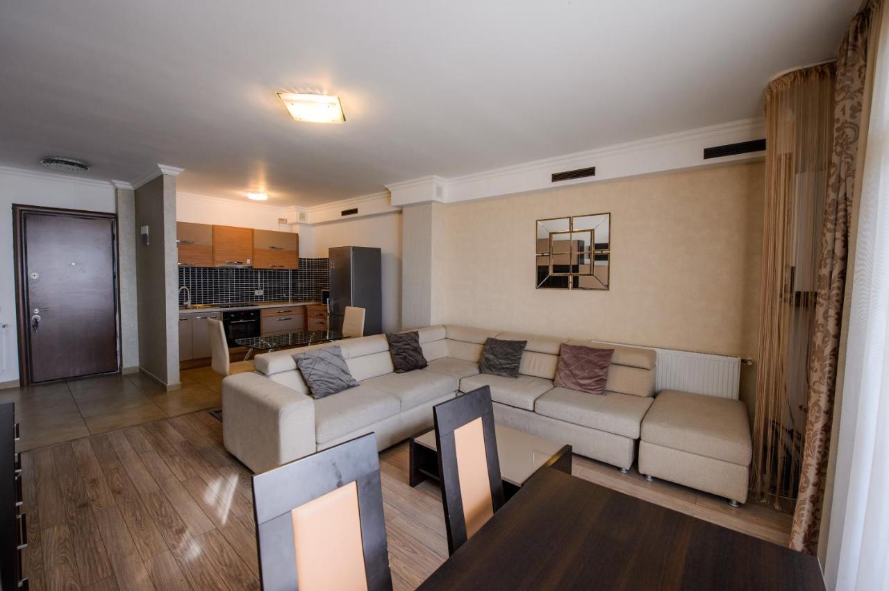Lake Apartments Solid Mamaia Bagian luar foto