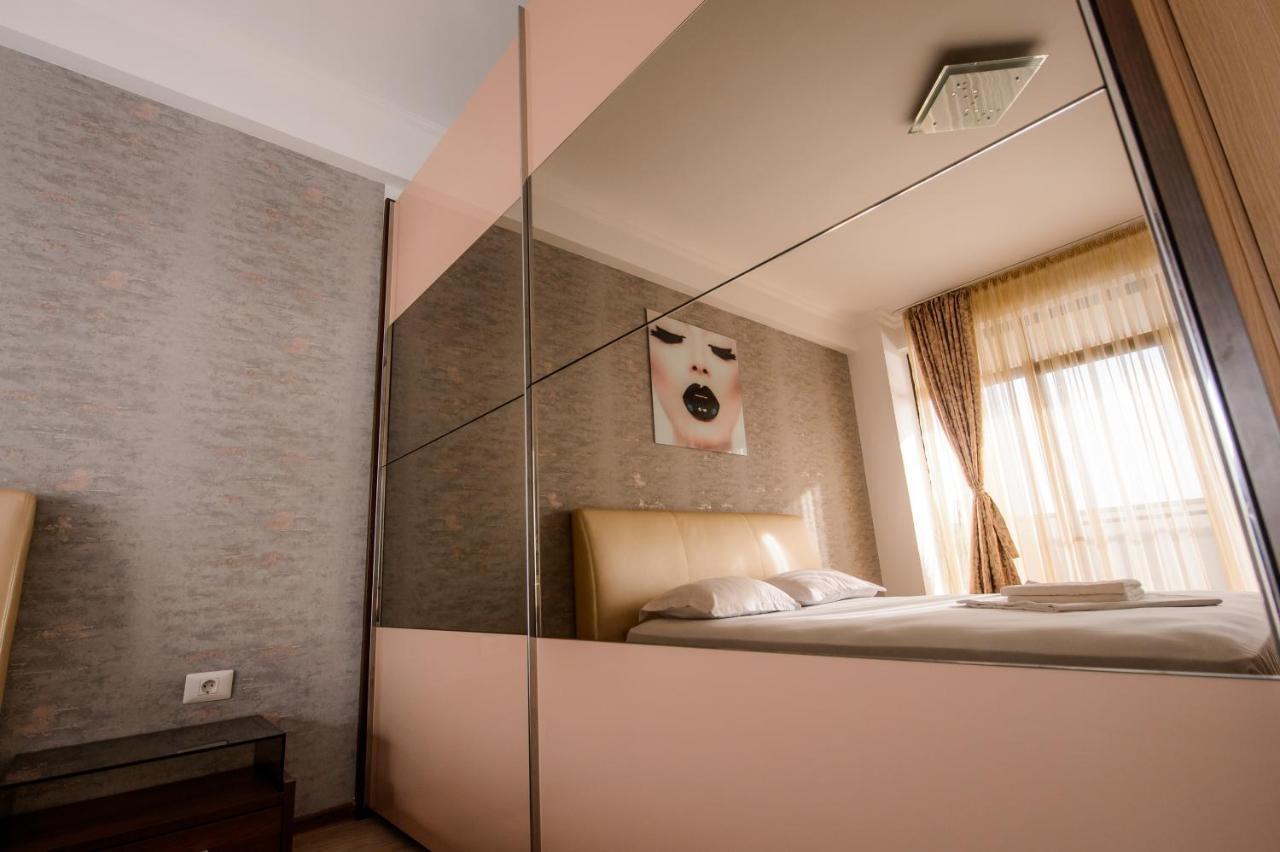 Lake Apartments Solid Mamaia Bagian luar foto