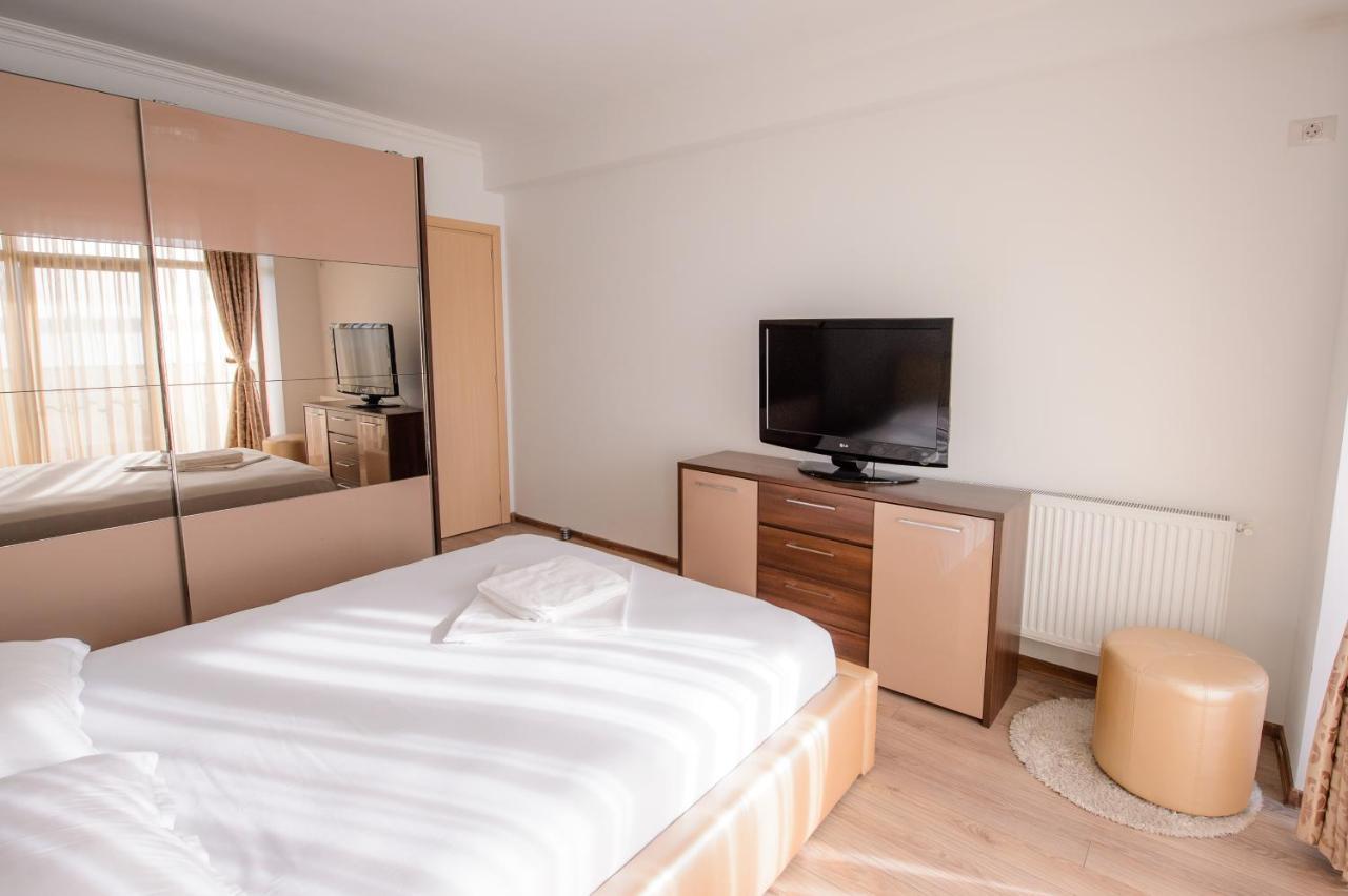 Lake Apartments Solid Mamaia Bagian luar foto