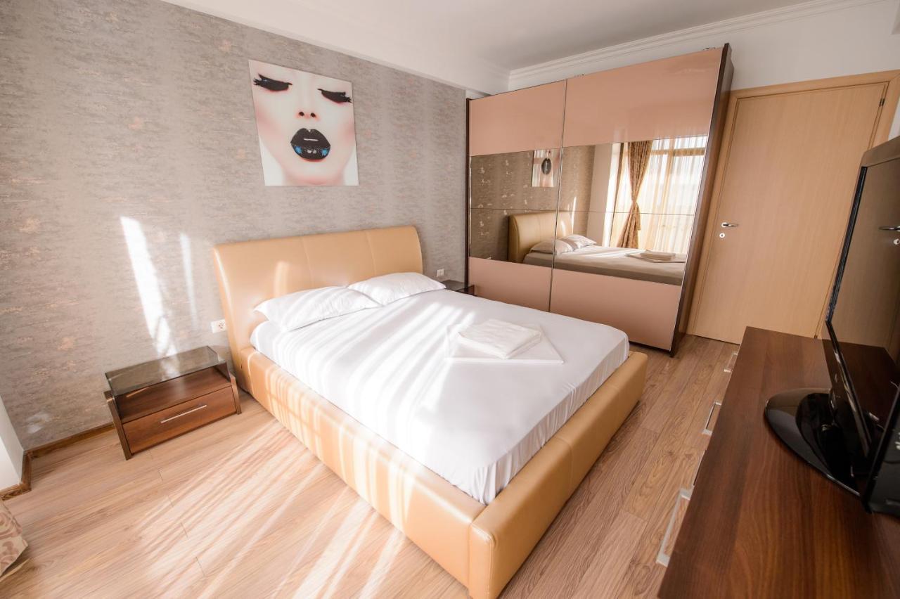 Lake Apartments Solid Mamaia Bagian luar foto