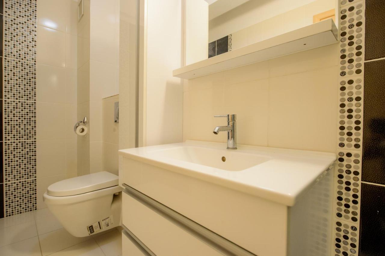 Lake Apartments Solid Mamaia Bagian luar foto