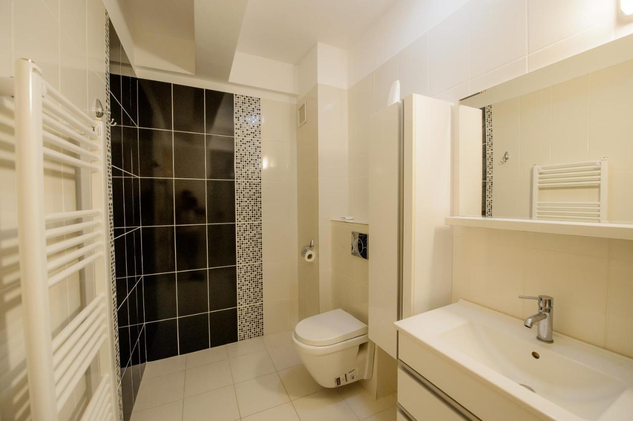 Lake Apartments Solid Mamaia Bagian luar foto