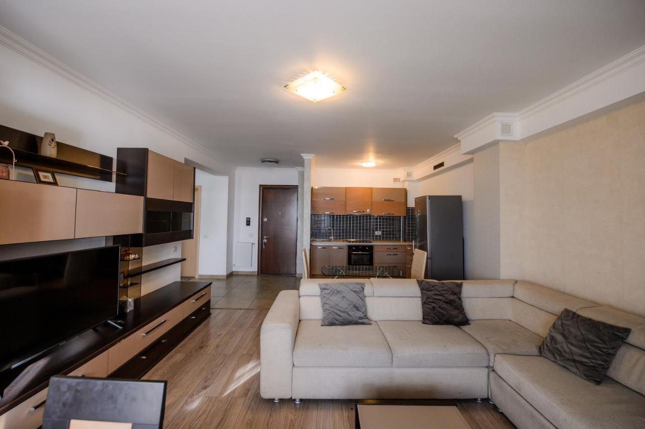 Lake Apartments Solid Mamaia Bagian luar foto