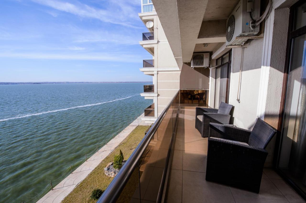 Lake Apartments Solid Mamaia Bagian luar foto