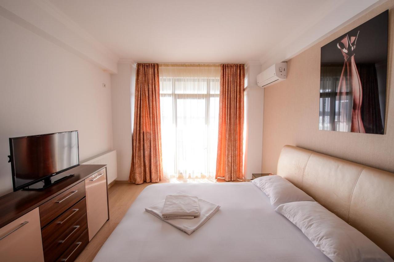 Lake Apartments Solid Mamaia Bagian luar foto
